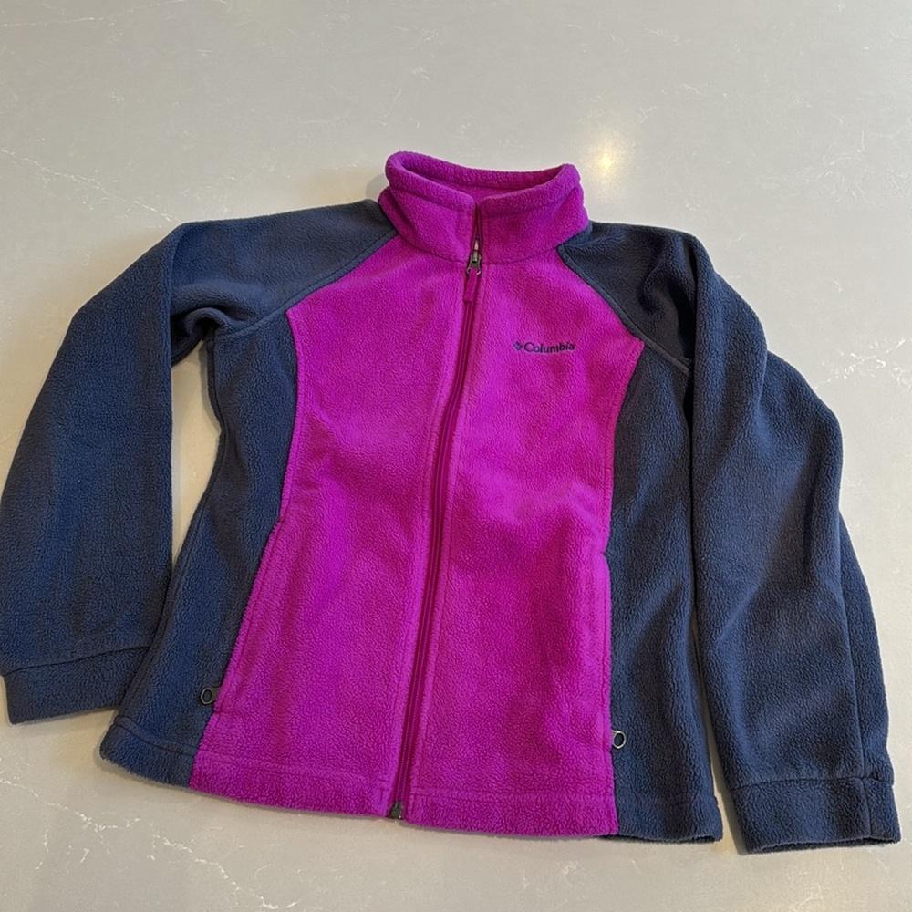 Columbia fleece zip up with pockets for girls. Size 10/12 (M)